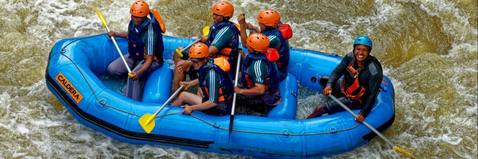 Descubra o que é o rafting e quais são os preparos para essa aventura