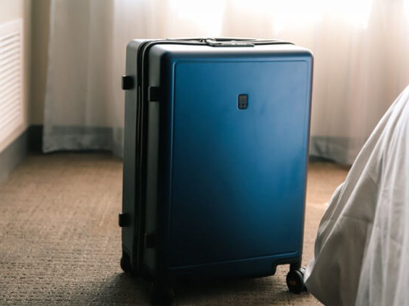 como guardar malas de viagem