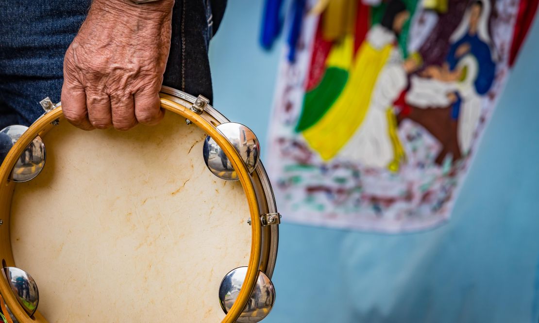 Conheça a Folia de Reis e viva a cultura goiana