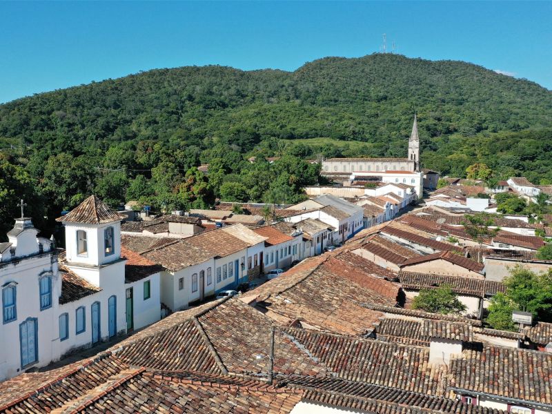 Prédios antigos e igreja no centro histórico de Cidade de Goiás