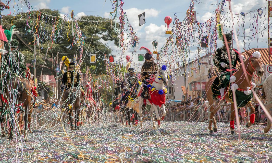 Turismo religioso em Goiás: conheça os principais símbolos, romarias e festas religiosas do estado